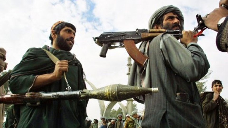 KOMENTÁŘ: Proč USA spěchají uzavřít mír s Talibanem?